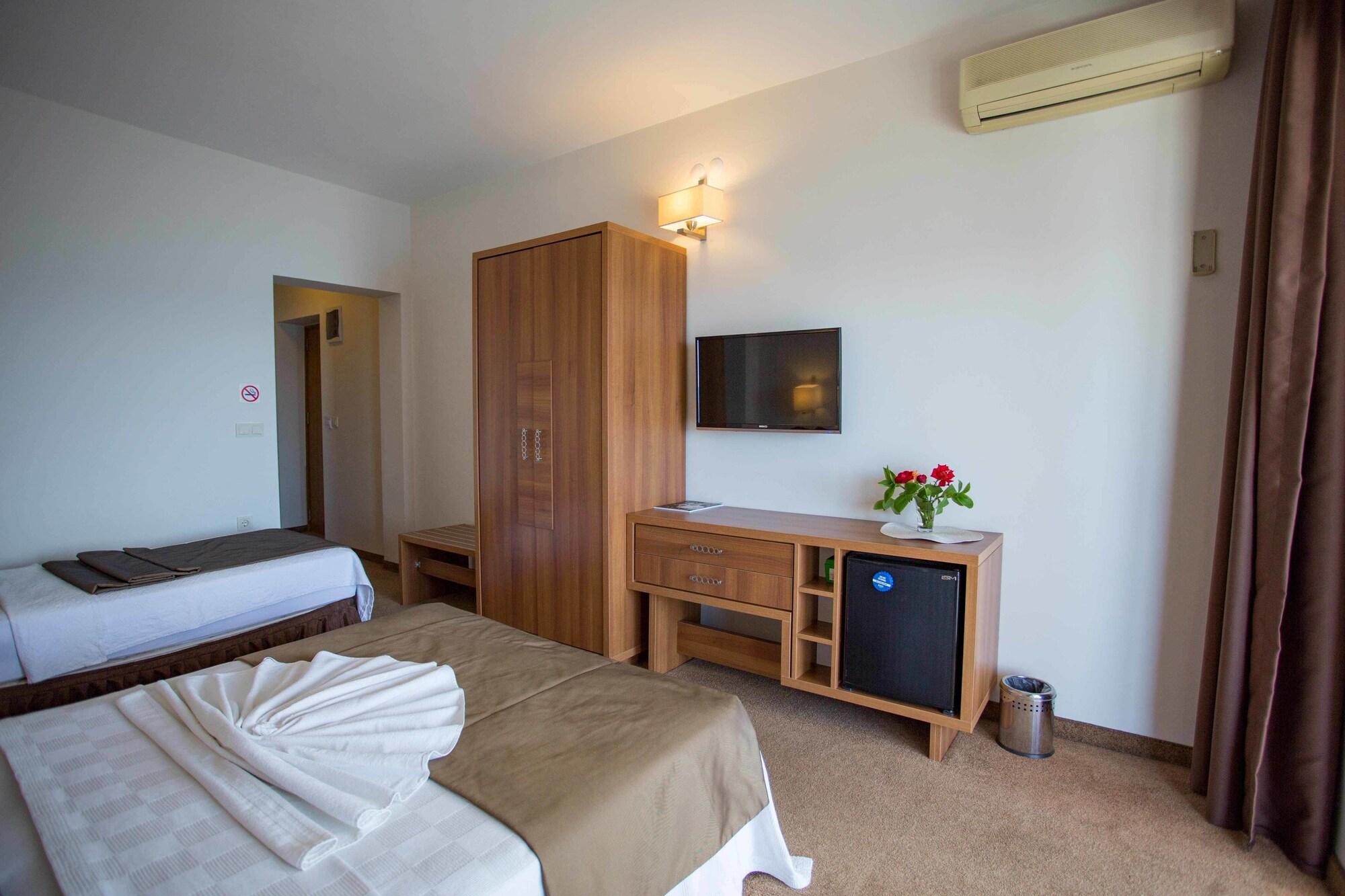 Melis Hotel Kuşadası Buitenkant foto