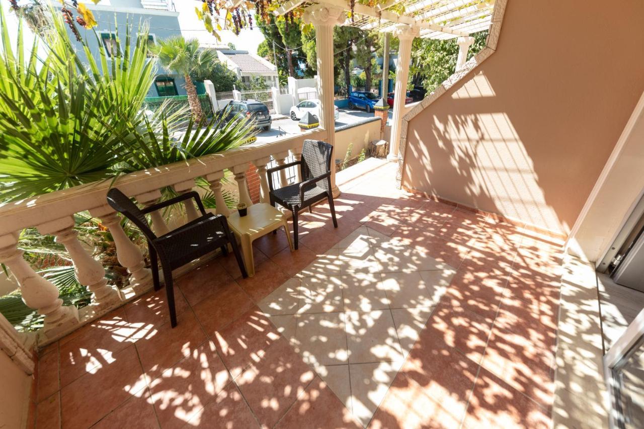 Melis Hotel Kuşadası Buitenkant foto