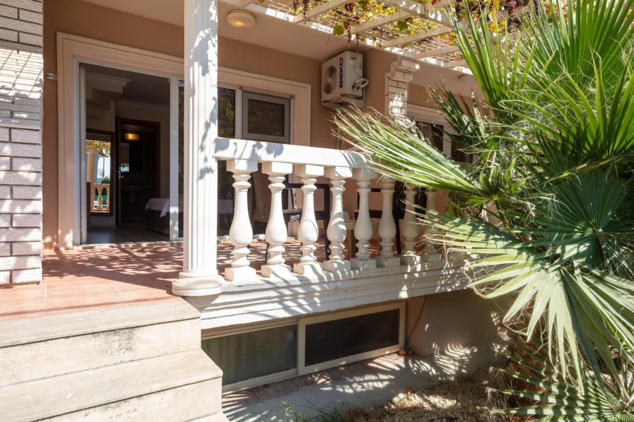 Melis Hotel Kuşadası Buitenkant foto