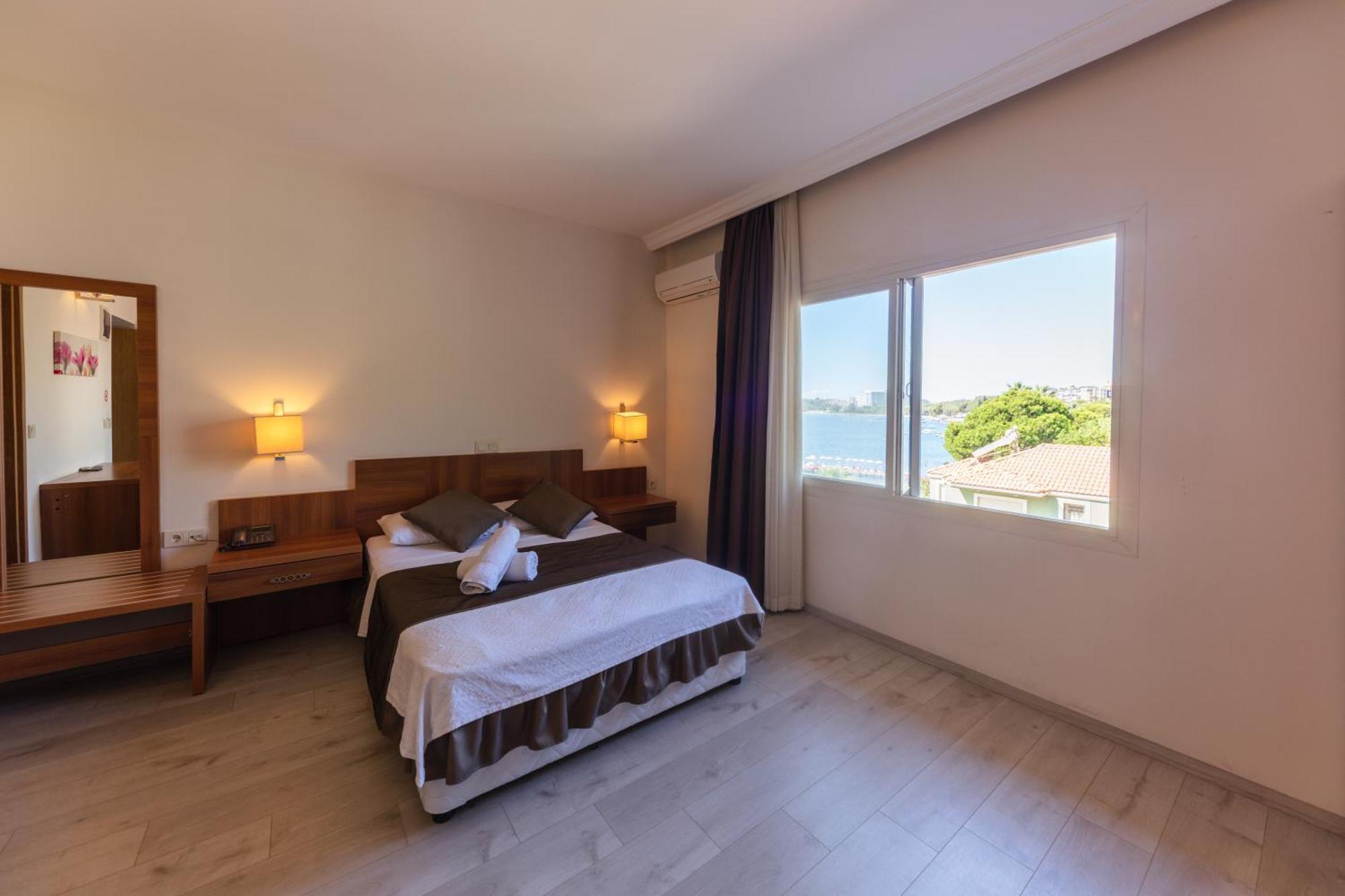 Melis Hotel Kuşadası Buitenkant foto