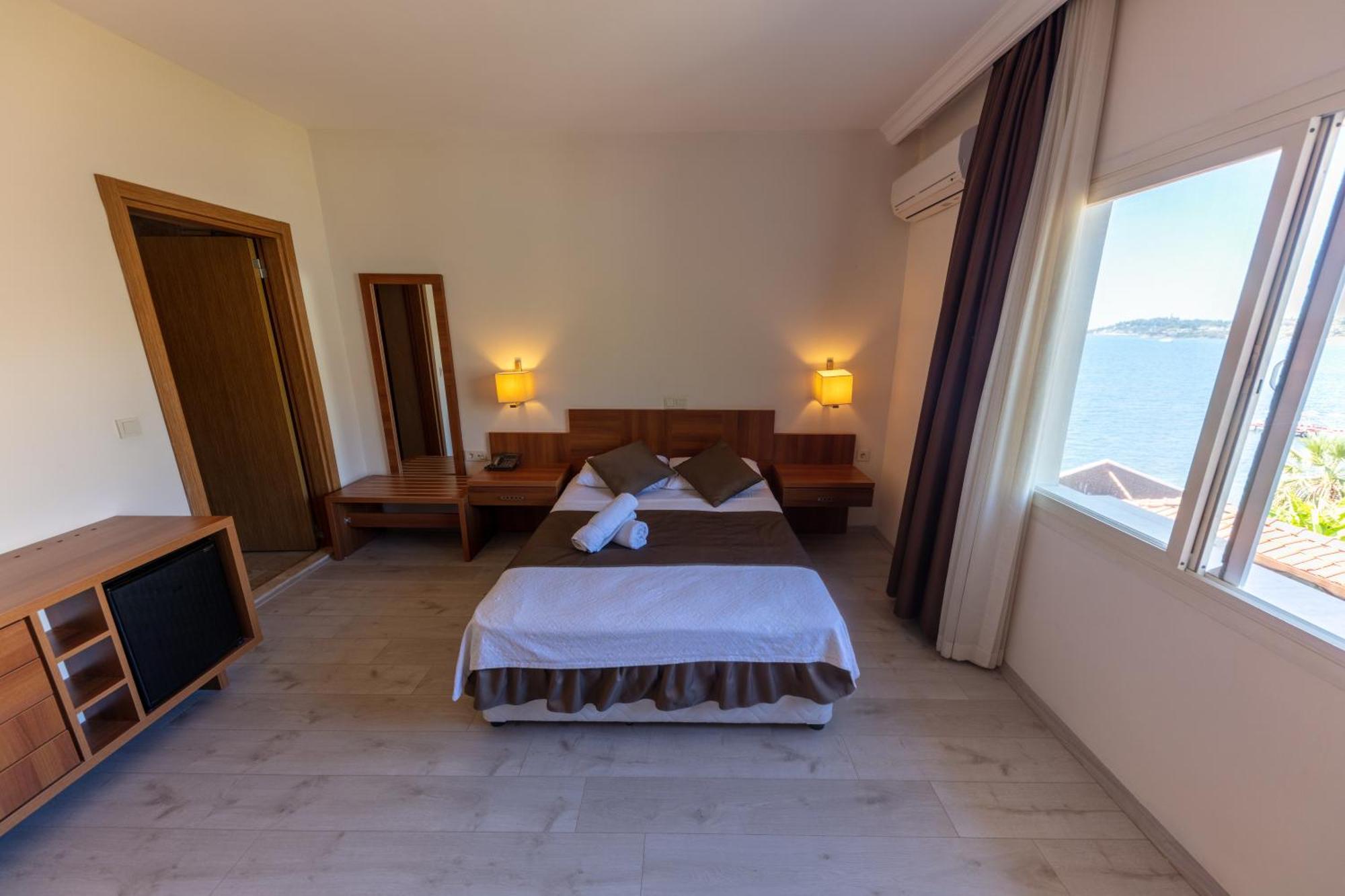 Melis Hotel Kuşadası Buitenkant foto