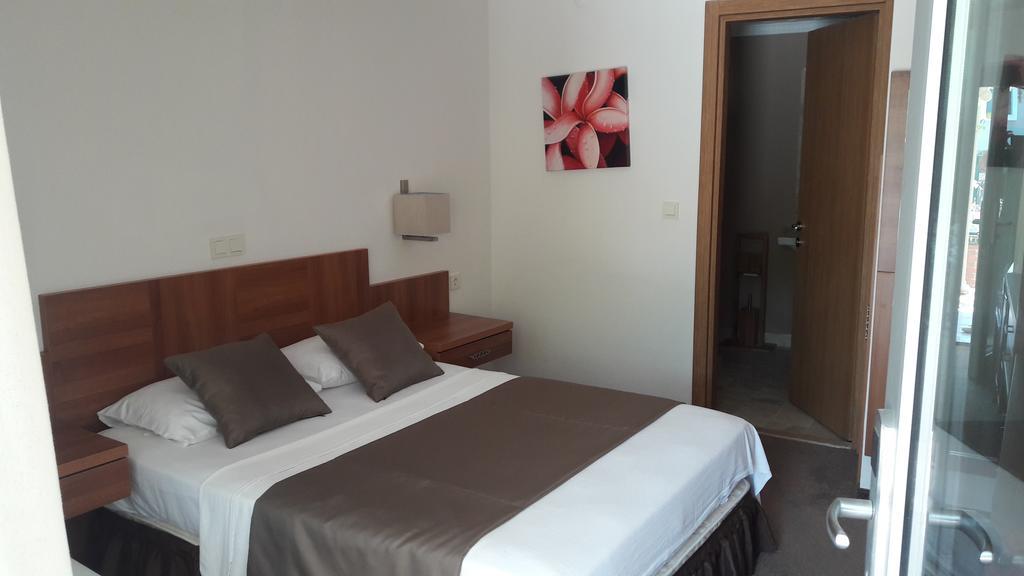 Melis Hotel Kuşadası Buitenkant foto