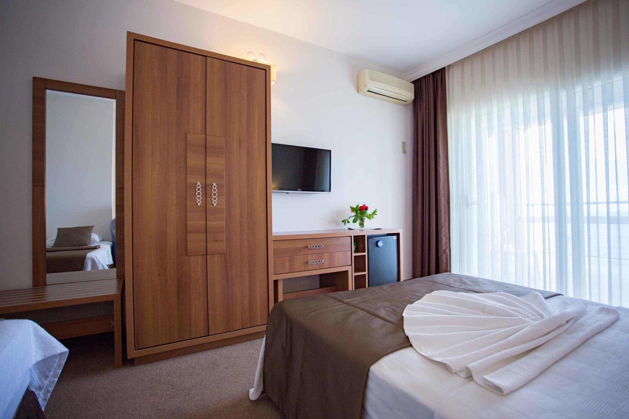 Melis Hotel Kuşadası Buitenkant foto