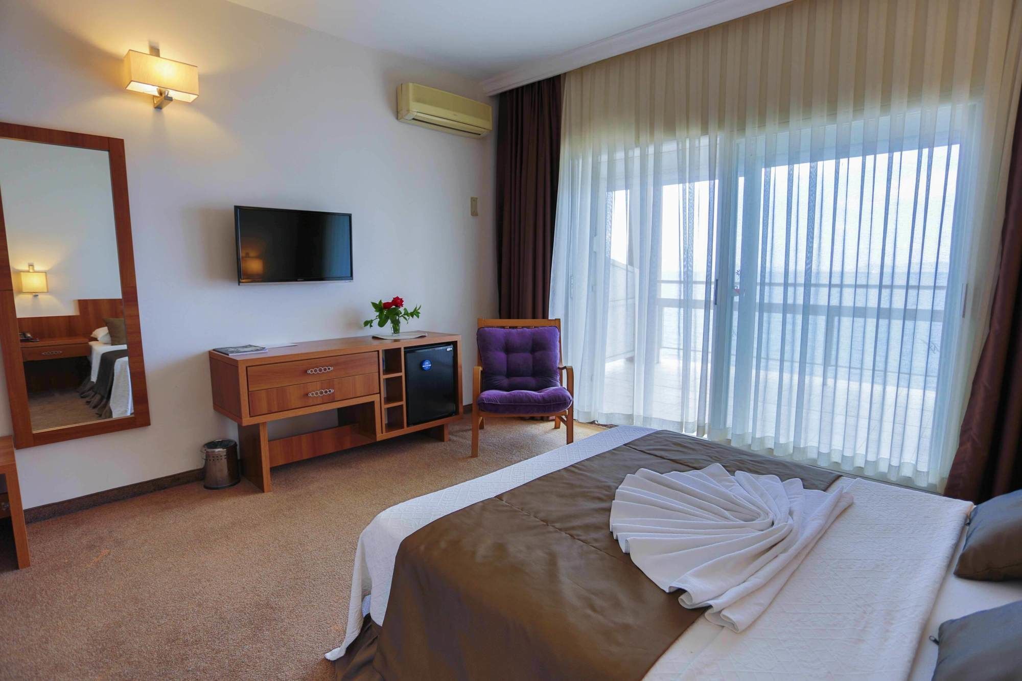 Melis Hotel Kuşadası Buitenkant foto